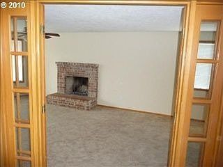 3rd image of 6836 SE Lois St