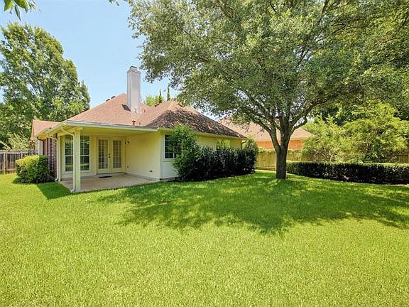 2nd image of 213 Mesa Verde St