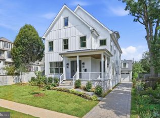 423 N Edgewood St, Arlington, VA 22201