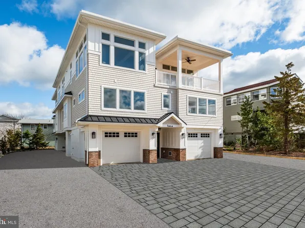2 E 28th St #A, Barnegat Light, NJ 08006