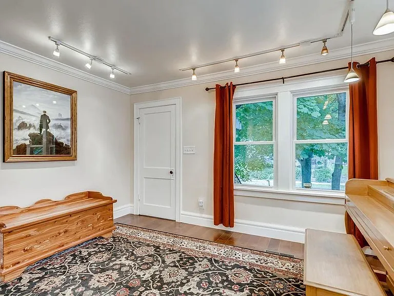 Bonus room (main level, front door access)