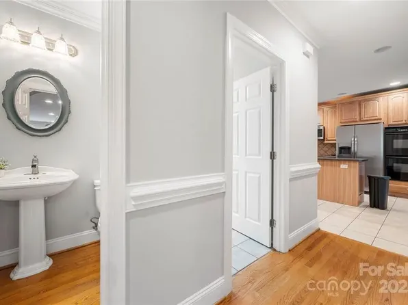 2545 Rea Rd, Charlotte, NC 28226
