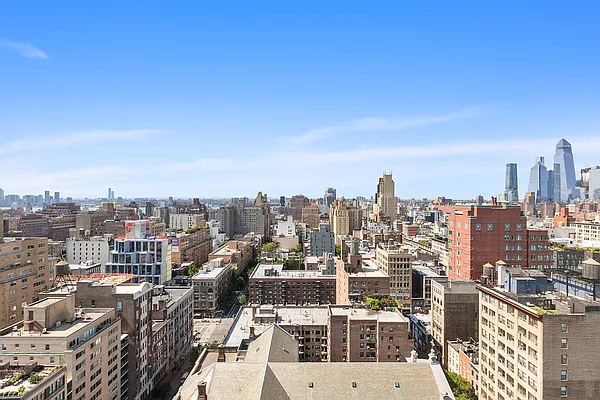Sold by Douglas Elliman | media 15