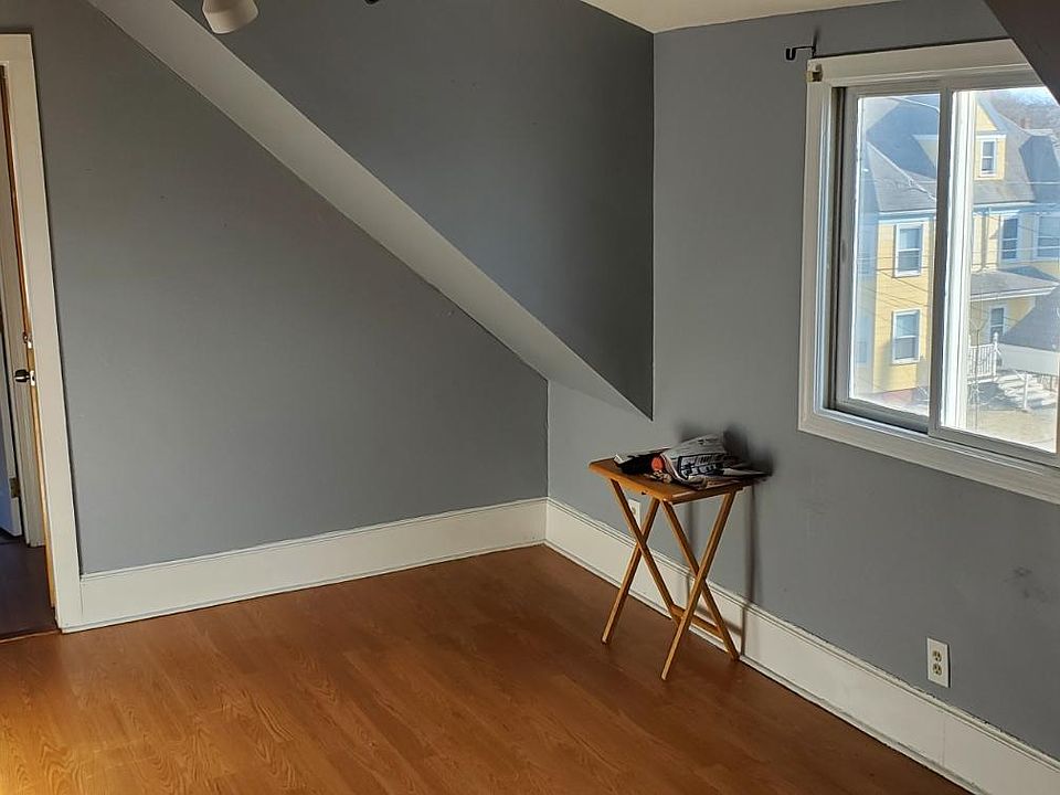1st image of 25 10th Ave #3