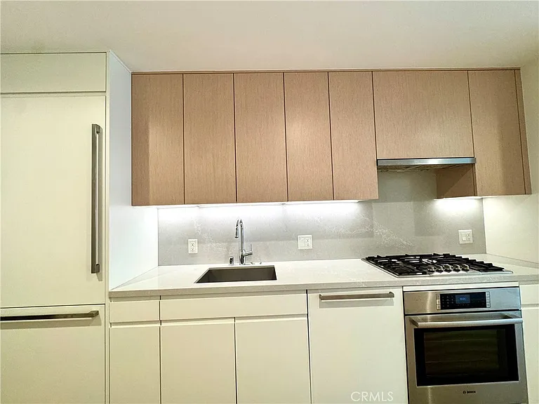 877 Francisco St #521 — Photo 9