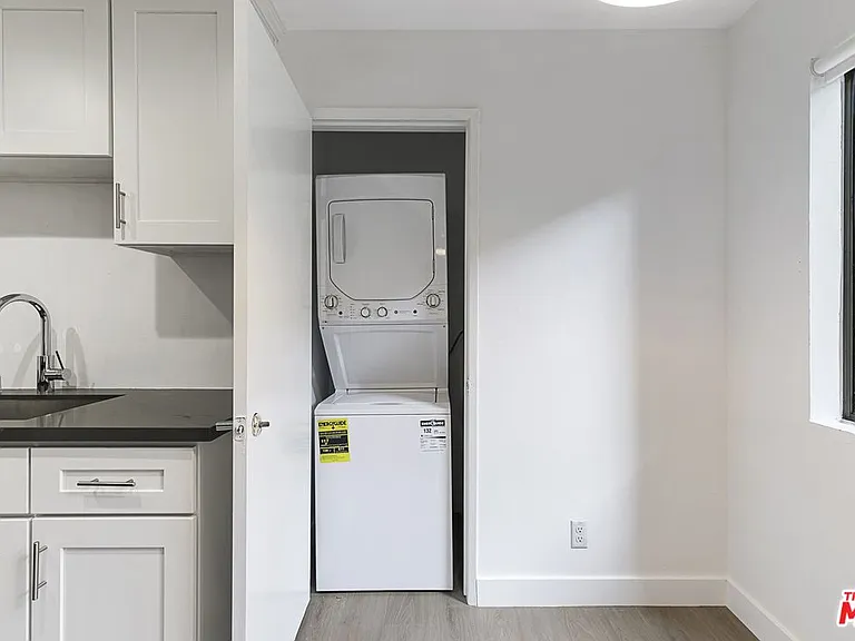 1616 Brockton Ave #101 — Photo 7