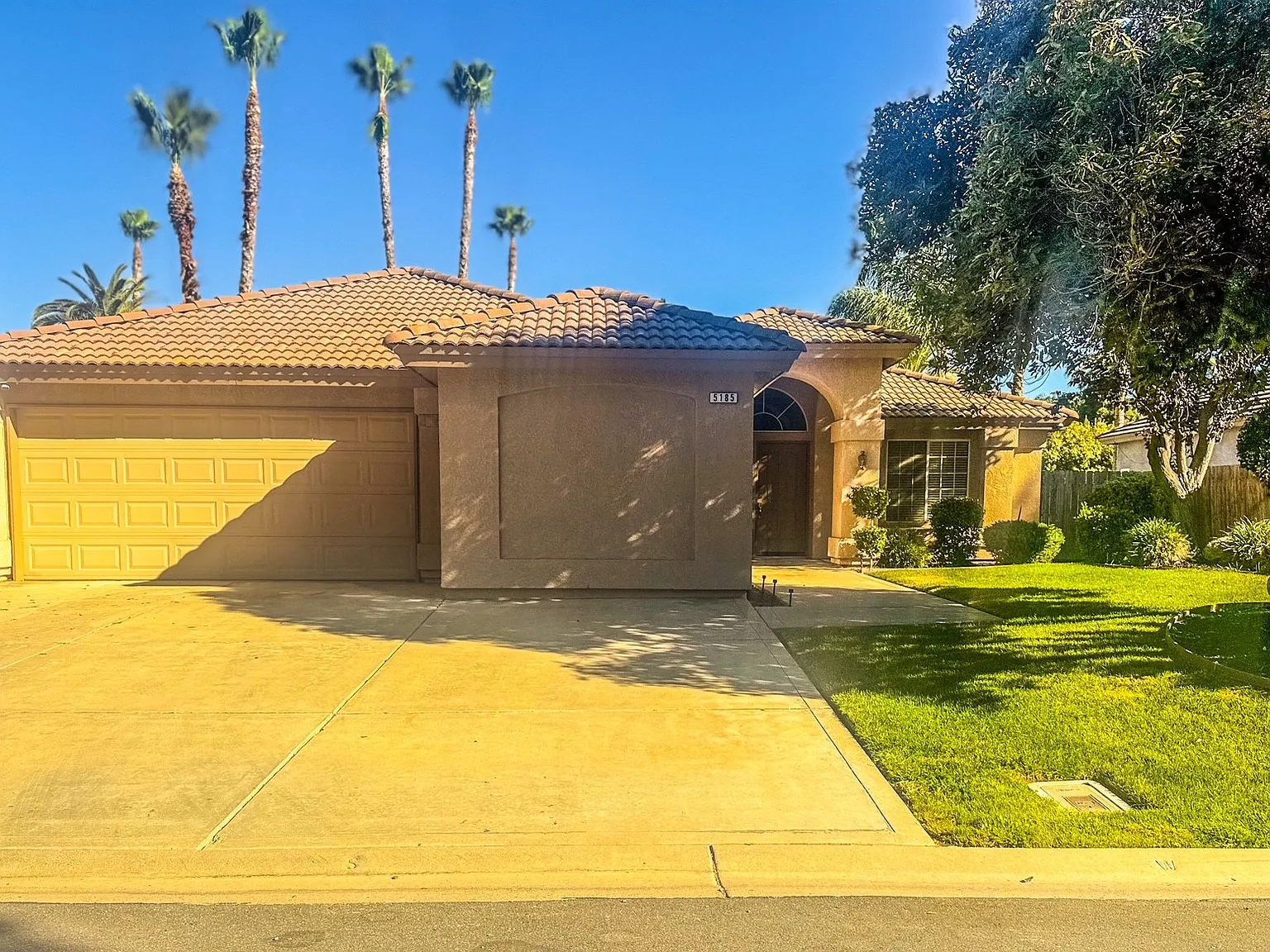 3 bed, 2287 sqft, $2,500 — Photo 1