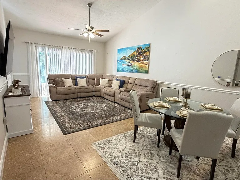 4700 SW Archer Rd #D26 — Photo 3