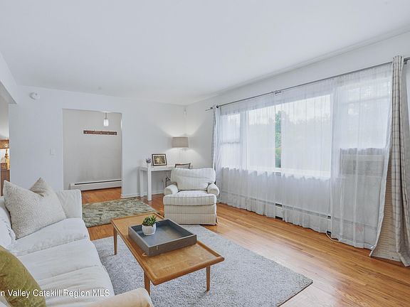 3rd image of 17 Bruin Drive