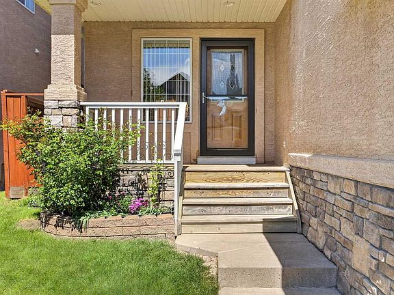 2nd image of 139 S Tuscany Ridge Close NW