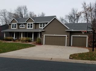 2300 Hunter Dr, Chanhassen, MN 55317