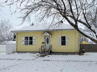 521 Arnold Ave N, Thief River Falls, MN 56701