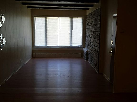 4th image of 1444 W Grange Ave