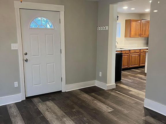 5th image of 307 Vine St