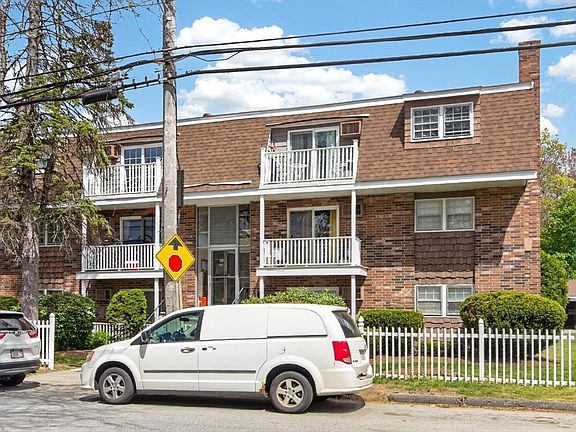 5th image of 90 Beacon St APT 12