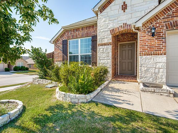 2nd image of 2420 Leeward Pl