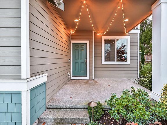 3rd image of 19520 18th Avenue Ct E