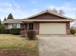 10635 W Allwood Dr, Franklin, WI 53132