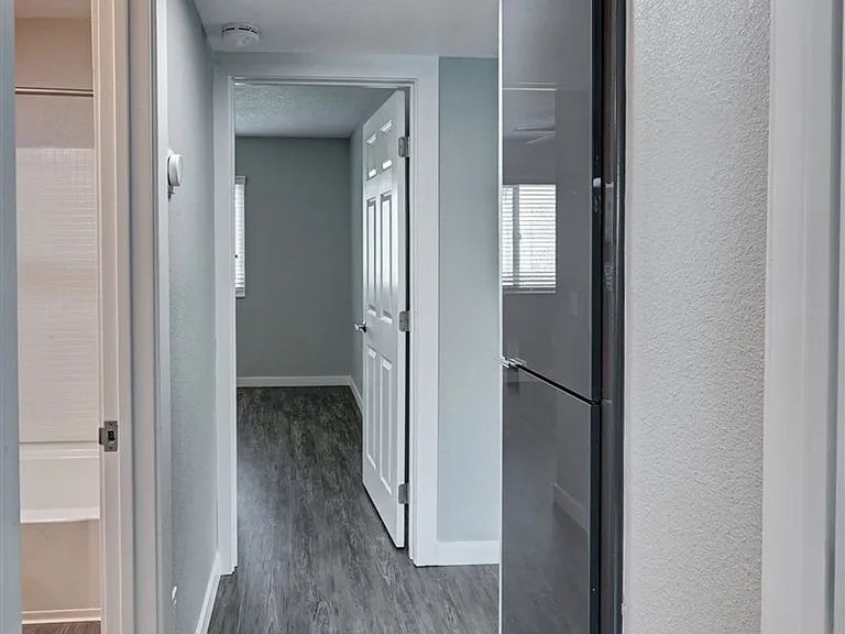 West Fifth Apartments — Photo 75