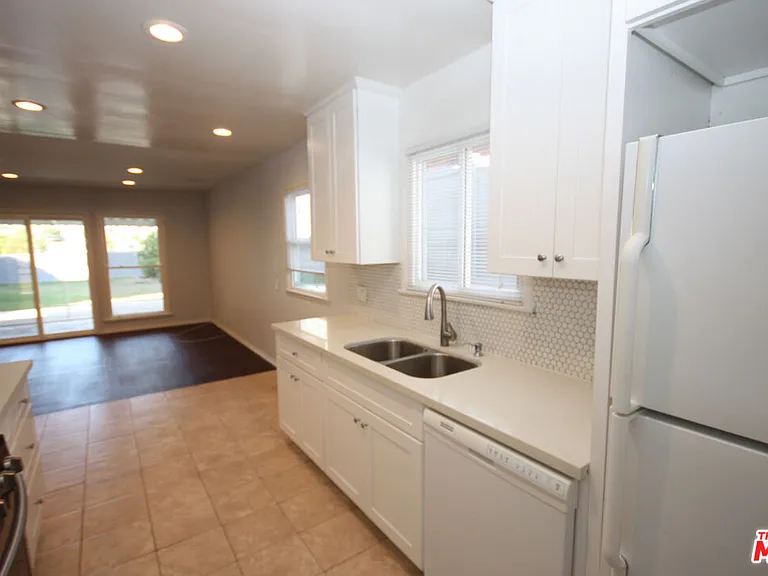 2766 Dunleer Pl — Photo 6
