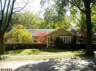 15656 Summer Lake Dr, Chesterfield, MO
