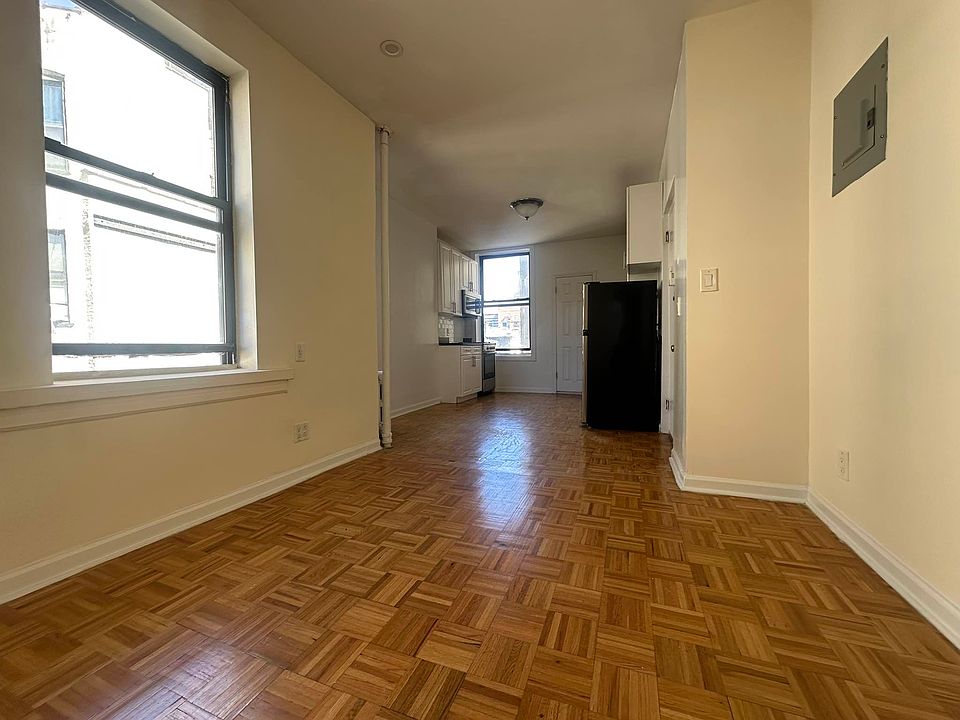 1st image of 124 2nd Ave APT 4B