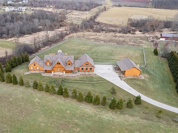 3rd image of 2833 Harpster Rd