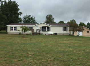 8015 E Forteen Mile Rd, Paris, MI 49338