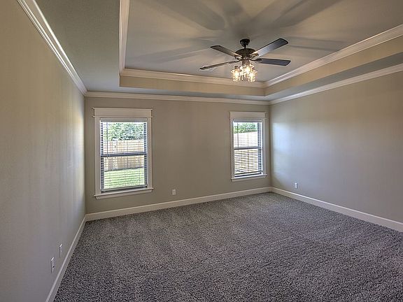 5th image of 3015 Hilltop Dr