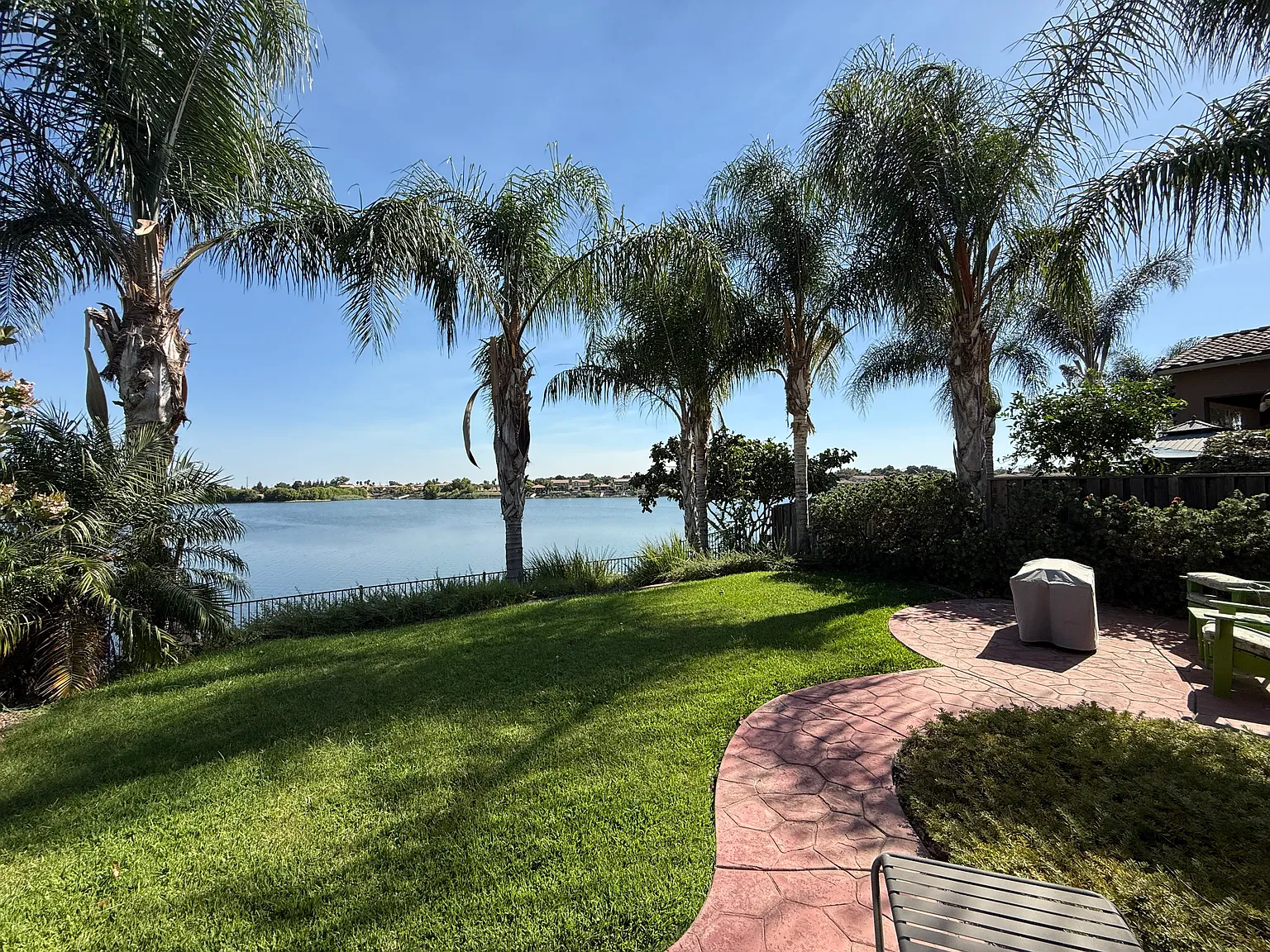 4 bed, 3.5 bath, 3284 sqft, $4,200 — Photo 3