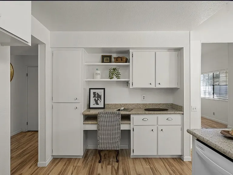 414 Colony Crest Dr — Photo 9