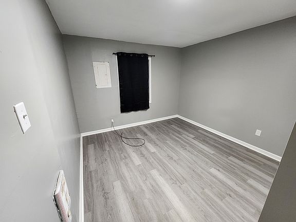 2nd image of 1424 Bancroft St