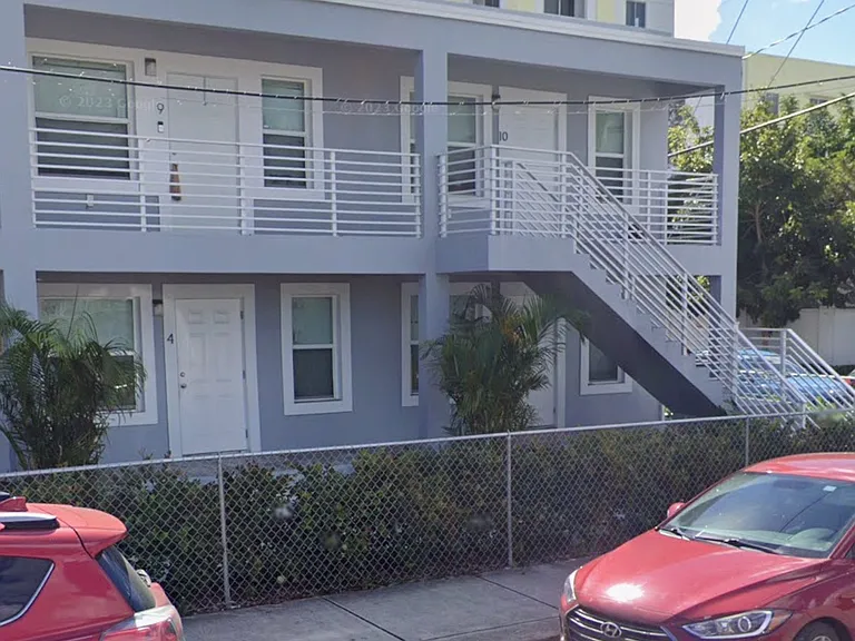 190 NW 16th St #9 — Photo 10