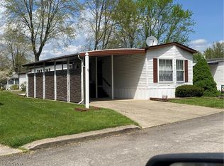 450 Whispering Pnes, Warren, OH 44481