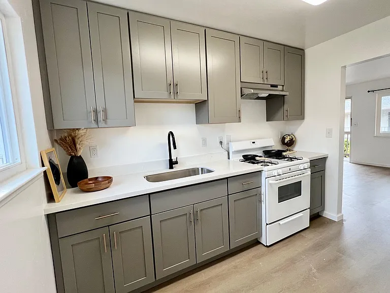 644 Lincoln St #4 — Photo 1