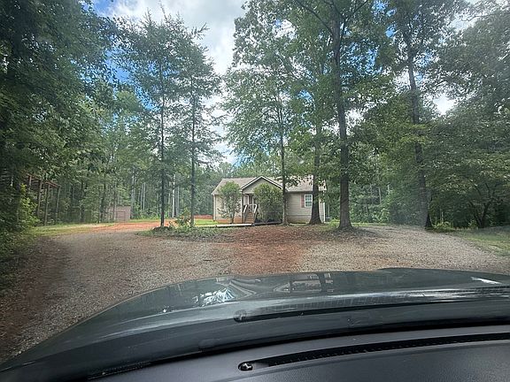 3rd image of 114 Cherokee Trl