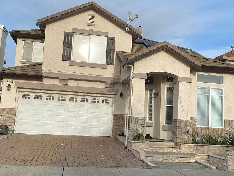 1st image of 34755 Sandburg Ct