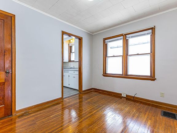 5th image of 1661 E Whittier St