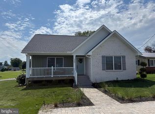 320 8th Ave, Luray, VA 22835
