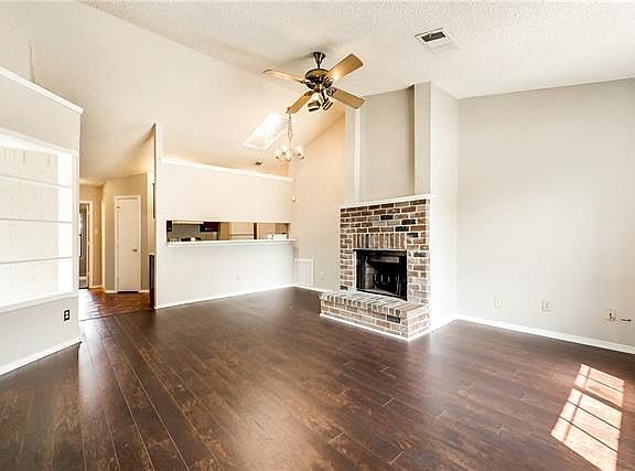 3rd image of 5524 Creek Valley Dr