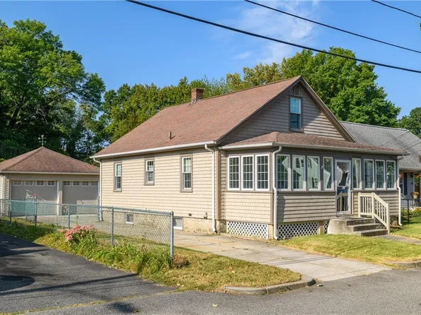 58 Delway Rd, Cranston, RI 02910