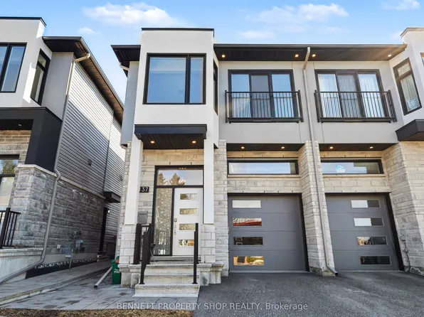 137 Duford St, Ottawa, ON K1L 6Z5