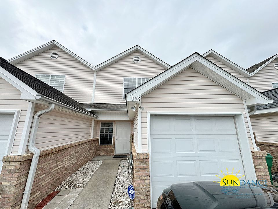 1st image of 956 Scenic Oak Ln