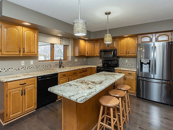 4th image of 118 NW Countrywood Ln