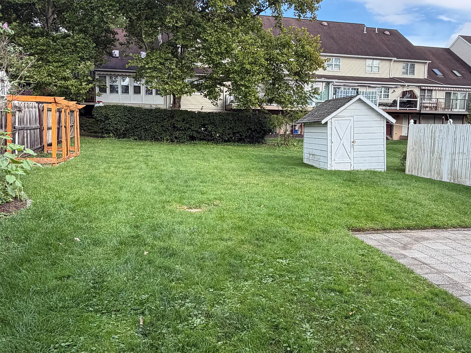 3 bed, 1368 sqft, $1,800 — Photo 2