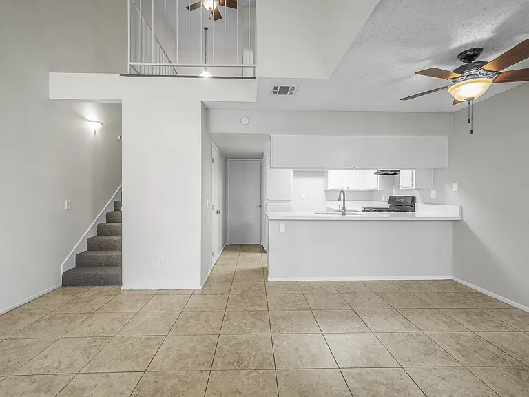 741 W Stetson Ave — Photo 8