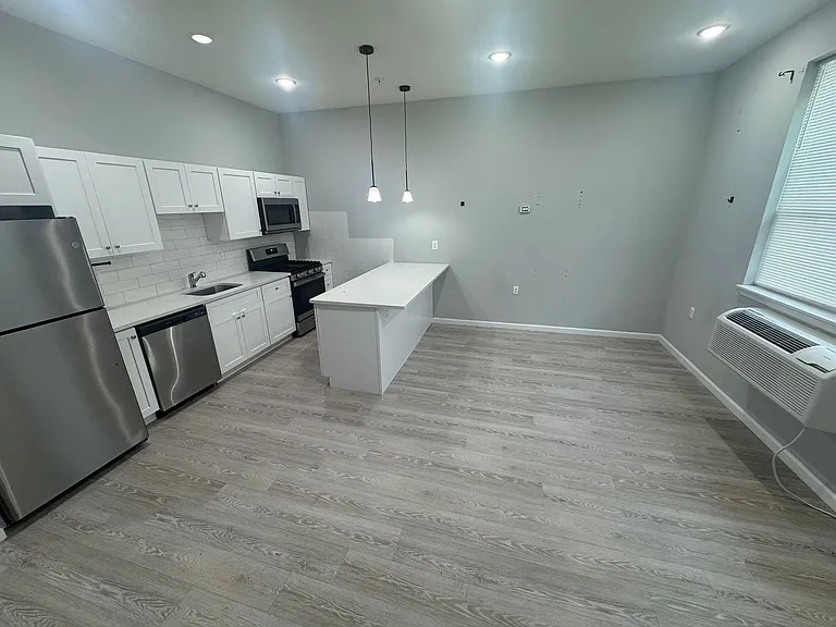 204 Harrison St #102 — Photo 2