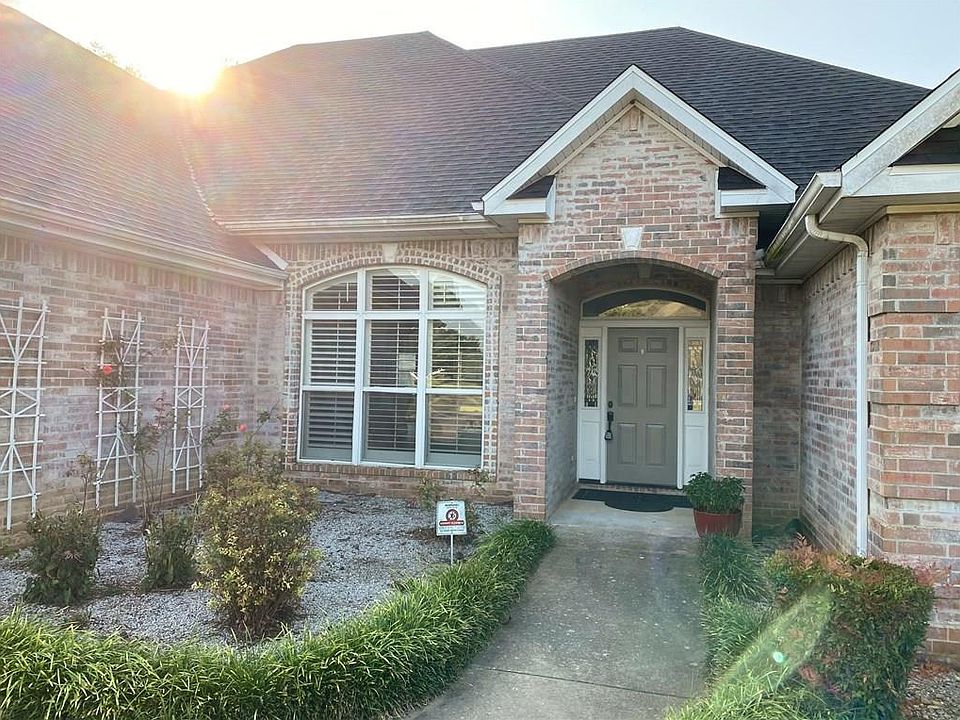 1st image of 3 Dayne Ln