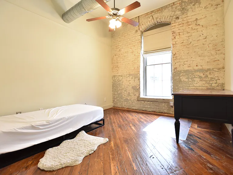 401 E 4th St #305 — Photo 11
