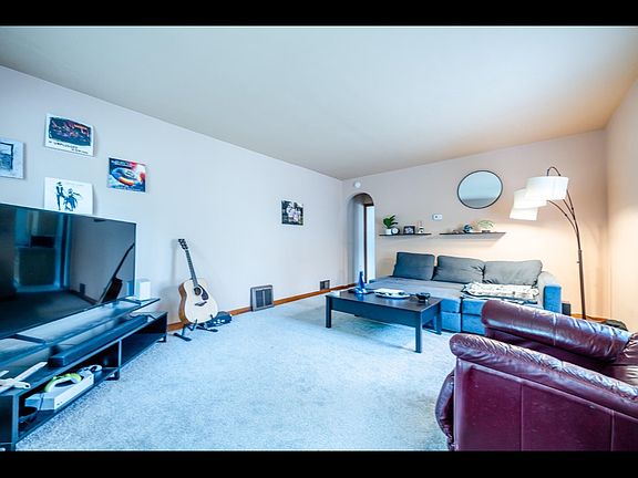 3rd image of 1330 Michigan Ave